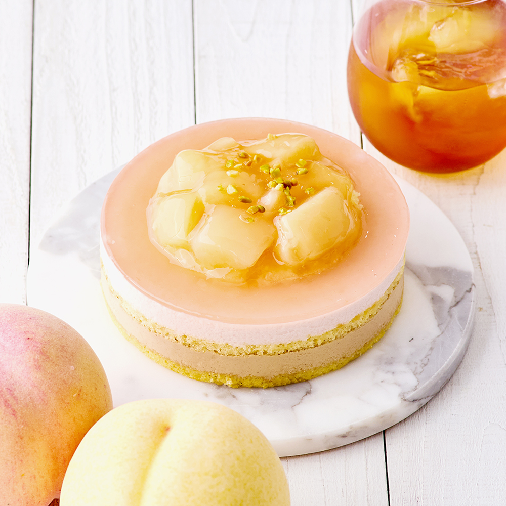 桃とメロンのケーキペア
